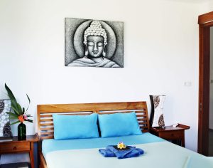 Surf WG Surfcamp Bali Private villa deluxe_queensizebed