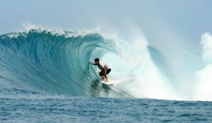 surfwg surf camp Bali – learn to surf the waves