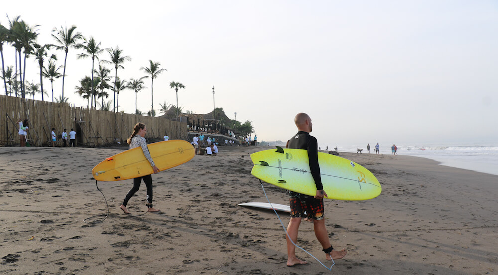 Berawa beach yellow boards SurfWG