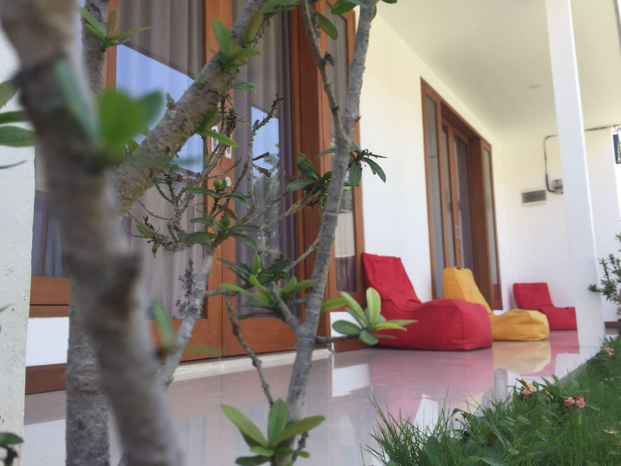 Villa Baru Außenbereich SurfWG Bali Surfcamp Canggu